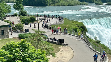 EXPLORE NIAGARA - WALKING TOURS